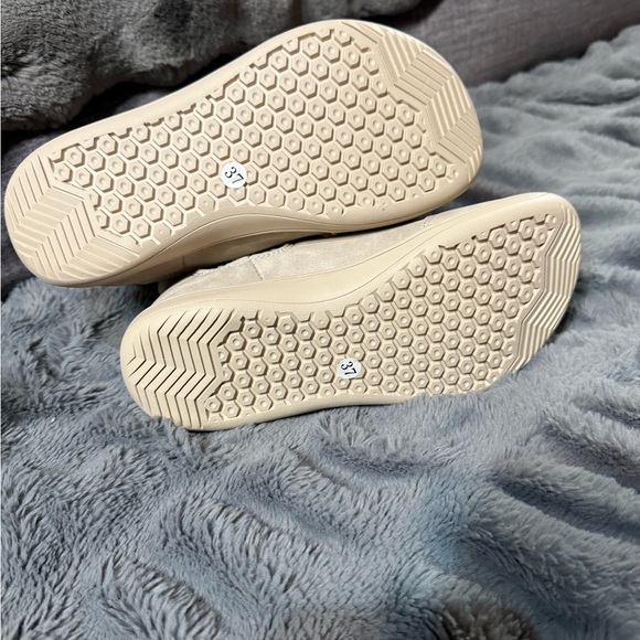 Whitin Women’s Wide Barefoot Ankle Boots. Chelsea style, zero drop, sock cuffs - Picture 5 of 5